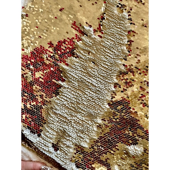 Pier 1 Imports Luxurious Gold and White Reversible Sequins  Throw Blanket - Picture 2 of 3